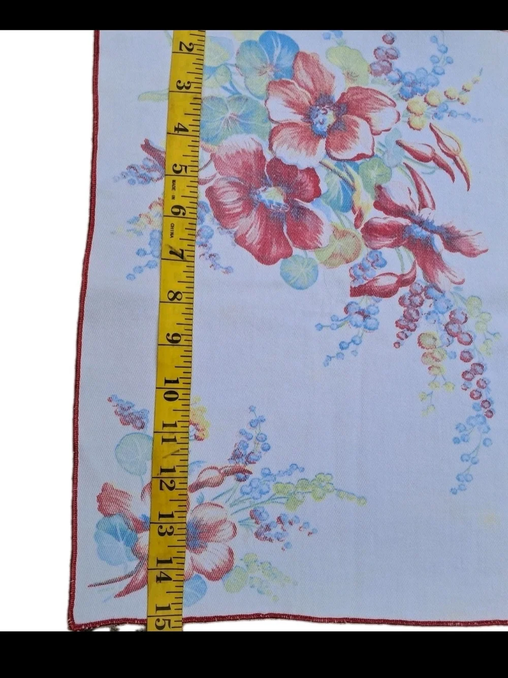 Vtg Floral Placemats Set 4 White Red Serged Edge Cotton Twill Midcentury *stain*